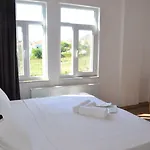 Parli Szálloda *