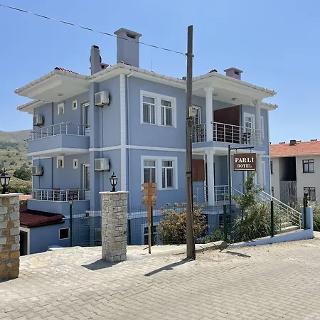Hotel Parli *