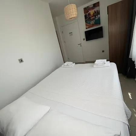 Hotel Parli *